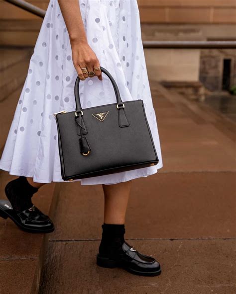 prada com bags